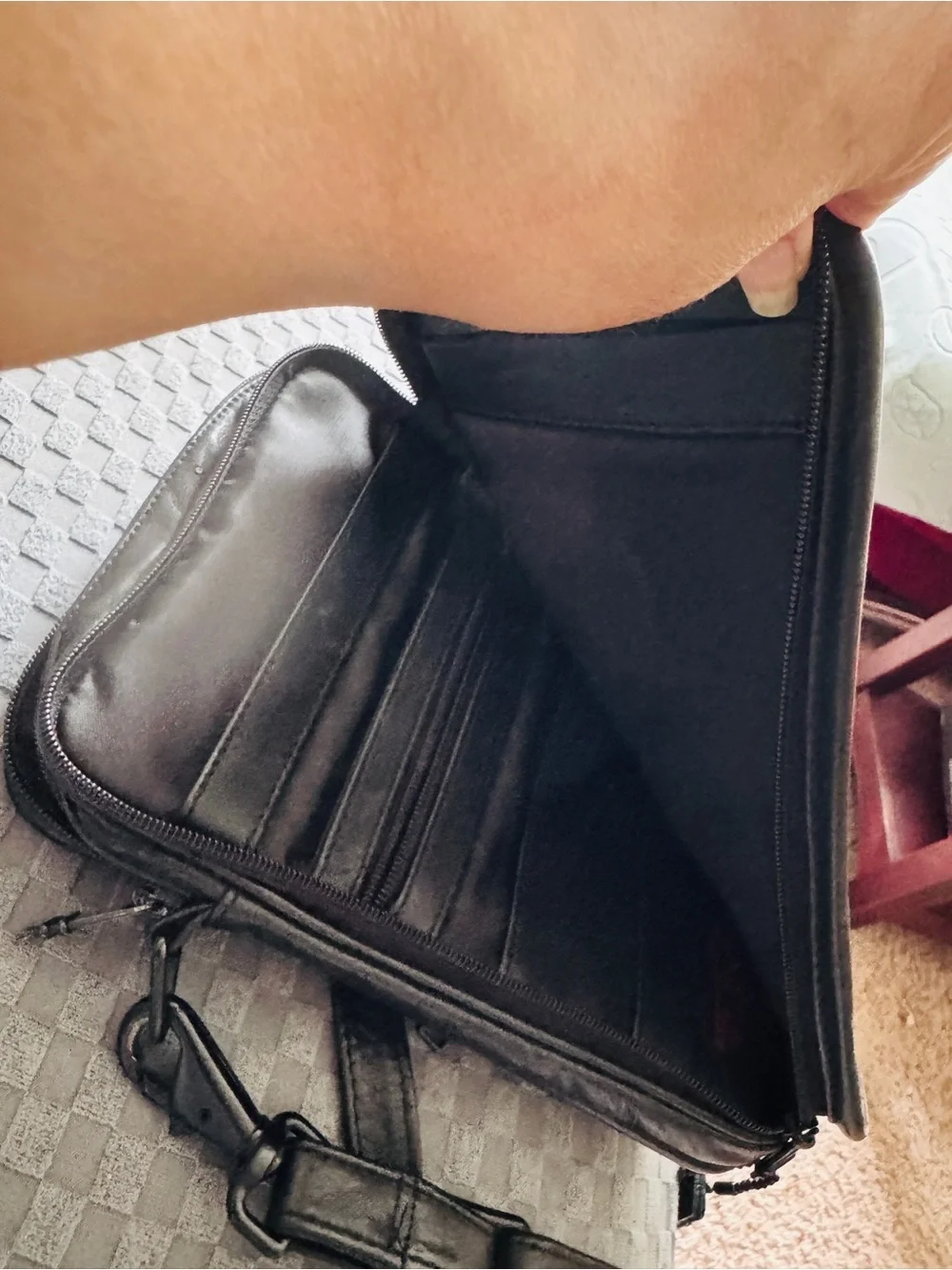 Tumi Leather Crossbody Organizer Bag for Men - Black new